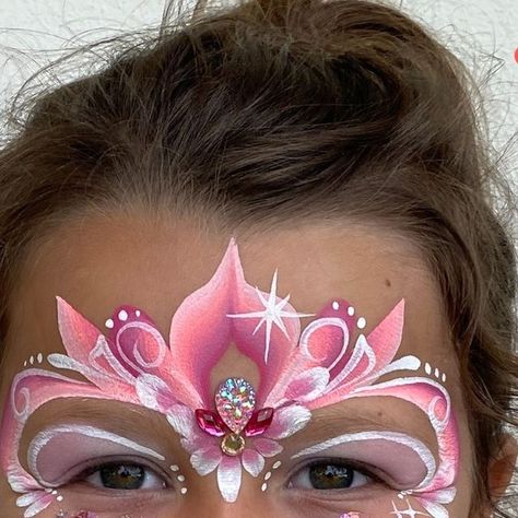 Face Painting Unicorn, Princess Face Painting, Eye Face Painting, Cool Face Paint, Butterfly Face Paint, Girl Face Painting, Painting Flowers Tutorial, Butterfly Face, Face Painting Easy