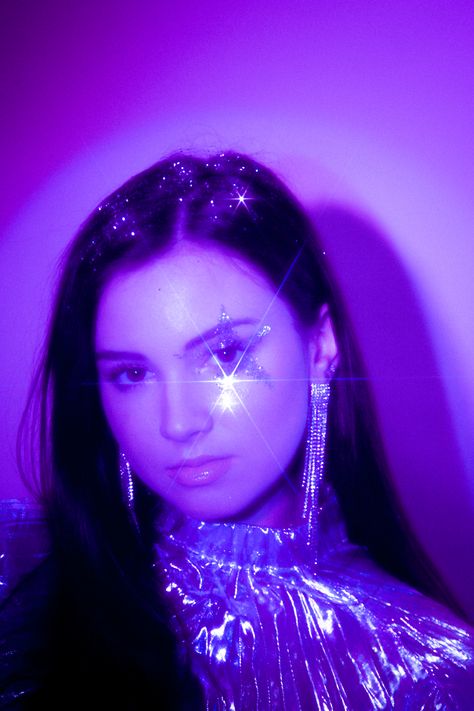 Photoshoot Glitter, Purple Photoshoot, Purple Runway, Cosmic Party, Glitter Photoshoot, Star Filter, Purple Board, Rush Themes, Purple Disco