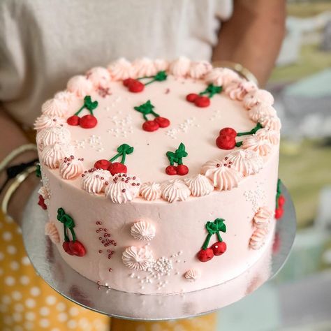 Vintage Cherry Cake Aesthetic, Cherry Decorated Cake, Cherry Cake Aesthetic, Cherry Cake Design, Cherry Birthday Cake, Lil Cherry, Half Birthday Cakes, Tiny Restaurant, Decorate Cake