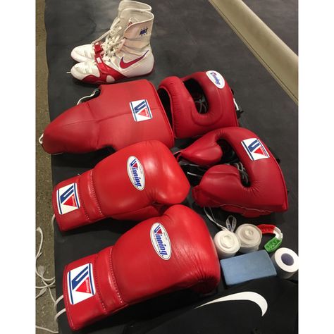 Winning Boxing Gear, Winning Boxing Gloves, Boxer Aesthetic, Boxing Wraps, Winning Boxing, Boxing Training Workout, Y2k Outfits Men, Sparring Gear, Martial Arts Equipment