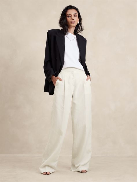 Crafted with warm-weather in mind, we cut this pleated pant from a lightweight woven fabric we love for its blend of silky TENCEL™ lyocell and breathable linen.  Here, we opted for minimalist details to best showcase the slub texture of this beautiful fabric.  High rise (11"), relaxed fit with wide leg.  Full length.  Sustainability: Made with TENCEL™ lyocell, a sustainably sourced fiber from responsibly-harvested trees.  Zip fly with hook-and-bar closure.  Front and back pockets.  Mother of Pea Wide Leg Gray Pants Outfit, Beige Wide Leg Pants Outfit, Black Linen Wide Leg Pants, Pink Mochi, Travel Attire, Linen Pants Outfit, Pleated Pant, Leg Pants Outfit, Petite Shorts