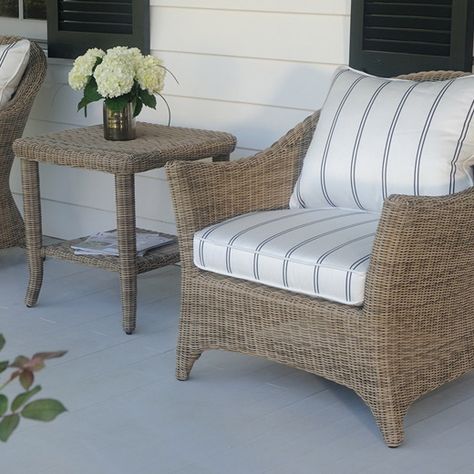 Wicker Porch Furniture, White Wicker Furniture, Elegant Outdoor Furniture, Furniture Cleaning, Wicker Bedroom, Wallpaper Texture, Wicker Shelf, Woven Furniture, Outdoor Wicker Furniture