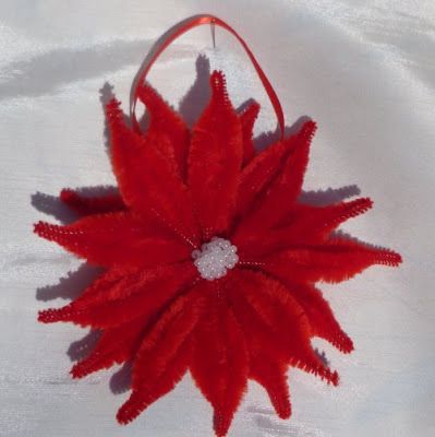 Poinsettia Ornaments, Family Budgeting, Homemade Christmas Ornaments, Frugal Recipes, Elderly Activities, Live A Better Life, Ornaments Homemade, Homemade Christmas Decorations, Pipe Cleaner Crafts