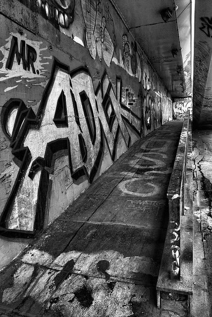 Graffiti Photography, Happy New Year Quotes, Street Graffiti, Bw Photo, Grunge Aesthetic, Graffiti Art, Retro Poster, Dark Aesthetic, Phone Wallpaper