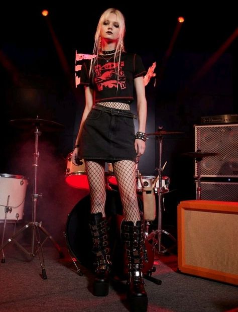 Rockstar Aesthetic Outfits, Rock Festival Outfit, Rocker Chic Outfit, Rocker Costume, Gig Outfit, Concert Outfit Rock, Rock Star Outfit, Rockstar Style, Concert Outfit Summer