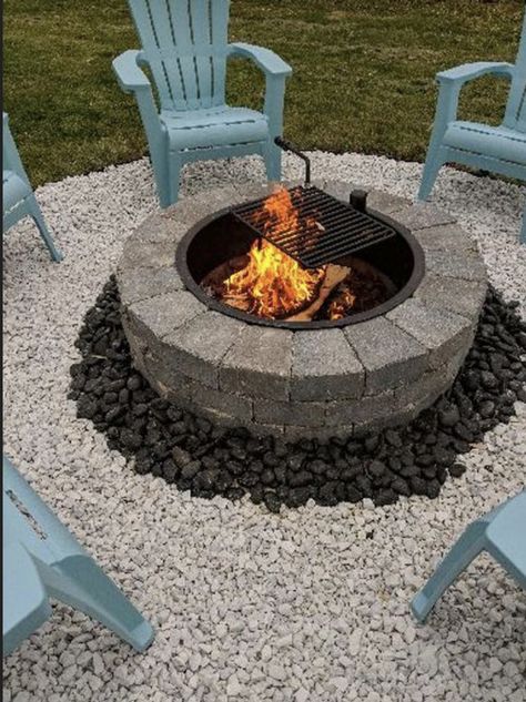 Creek Ideas Backyard, Fancy Garden, Easy Fire Pit, Small Fire Pit, Garden Decoration Ideas, Backyard Seating Area, Outdoor Fire Pit Designs, Fire Pit Landscaping, Cheap Backyard