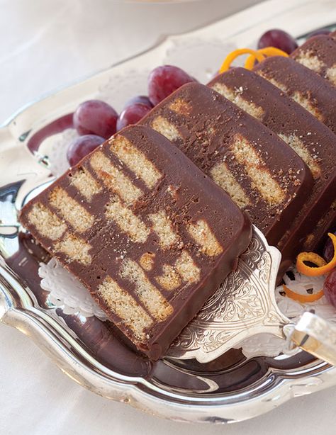 Chocolate Biscuit Cake - TeaTime Magazine Rich Tea Biscuits, Chocolate Biscuit Cake, Chocolate Ganache Recipe, Afternoon Tea Recipes, Tea Time Food, Coffee Party, Dessert Aux Fruits, Tea Biscuits, Tea Party Food