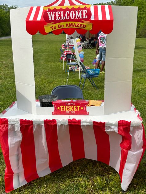 Diy Carnaval, Carnival Birthday Theme, Circus Birthday Cake, Carnival Booths, Booth Diy, Carnival Tickets, Carnival Birthday Party Theme, Fall Carnival, Diy Carnival