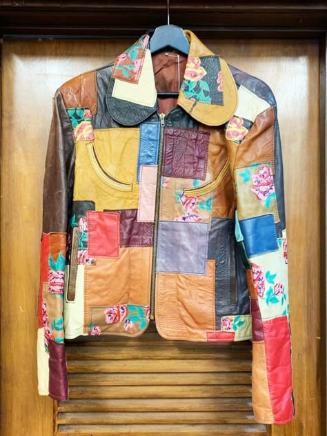 Patchwork Leather Diy, Leather Jacket Upcycle, Patch Leather Jacket, Fitted Leather Jacket With Patchwork, Fitted Patchwork Leather Jacket With Long Sleeves, Fall Patchwork Leather Jacket, Leather Patchwork Jacket, Patchwork Leather Jacket, Retro Brown Patchwork Outerwear