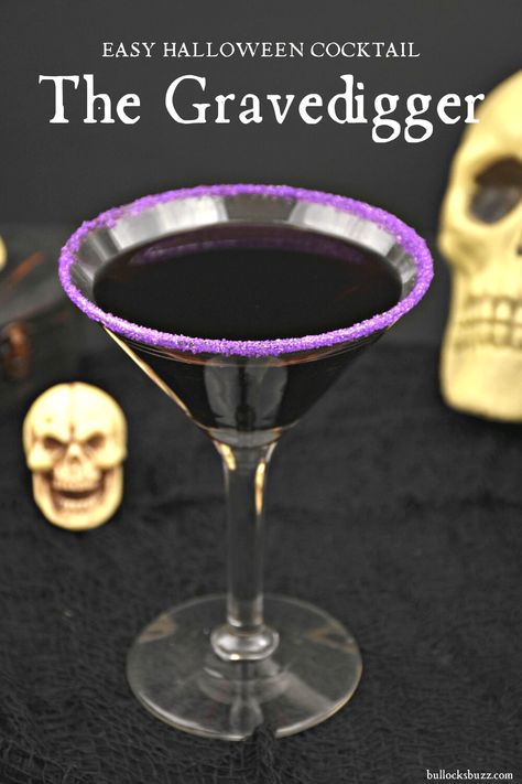 The Gravedigger Halloween Cocktail - Bullock's Buzz Black Cocktails Easy, Black Alcoholic Drinks For A Party, Black Drinks Cocktails, Spooky Alcoholic Drinks, Easy Halloween Cocktails, Cocktail Halloween, Halloween Party Drinks, Halloween Drink, Halloween Foods