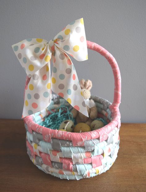 Fabric Easter Basket Fabric Easter Basket Pattern, Quilted Easter Baskets, Basket Sewing Pattern, Easter Basket Pattern, Handmade Easter Basket, Homemade Easter Baskets, Easter Basket Liner, Easter Baskets To Make, Easter Crafts For Adults