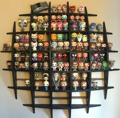 Love this collection, also the perfect shelf Funko Shelves, Funko Display Ideas, Funko Pop Display Ideas, Funko Pop Shelves, Collectibles Display, Funko Pop Display, Geek Room, Nerd Room, Craft Table Diy