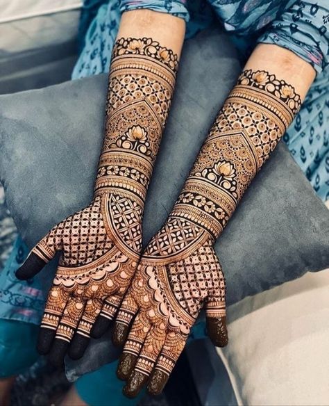 Mehendhi Designs For Bride, Bridel Mehandi Full Hand Simple, Mehandi Designs Full Hand, Mehandi Designs For Bride, Mehandi Design For Beginners, Gopi Henna, Full Hand Henna, Leg Mehandi, Mehndi Drawing