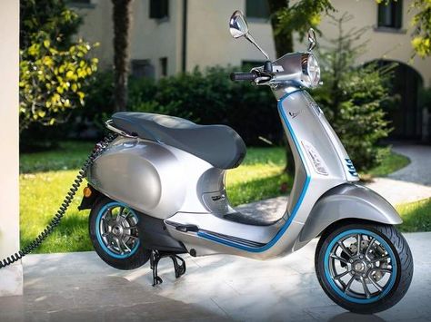 The most exciting electric motorcycles of 2019 | Popular Science Electric Vespa, Piaggio Scooter, Scooter Price, Motor Listrik, Scooter 50cc, Electric Moped, Motorcycle Manufacturers, Motorcycle License, Vespa Scooters