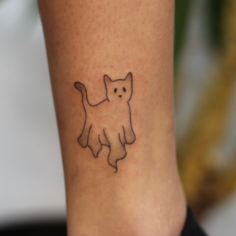 Ghost Cat Tattoo, Cat And Dog Tattoo, Cat Tatto, Hello Kitty Design, Z Tattoo, Black Cat Tattoos, Easy Designs, Hello Kitty Tattoos, Ghost Tattoo