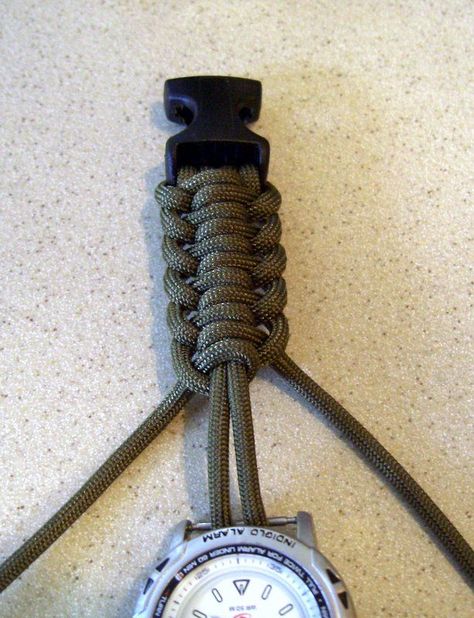 Cool paracord watch band! #DIY #paracord Paracord Watchband, Paracord Watch, Paracord Bracelet Tutorial, Paracord Bracelet Diy, Paracord Diy, Paracord Tutorial, 550 Cord, Paracord Knots, Parachute Cord