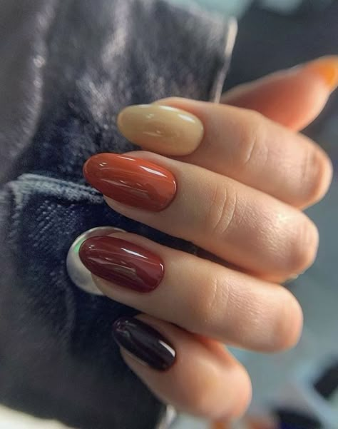 22 Fall Nail Color Ideas for 2024: Stunning Designs with Gel, Acrylic, and More – Autumn Nail Art Inspiration Kutek Disney, Simple Fall Nails, Fall Gel Nails, Smink Inspiration, Short Nails Art, Makijaż Smokey Eye, Classy Acrylic Nails, Her Nails, Fall Nail Art