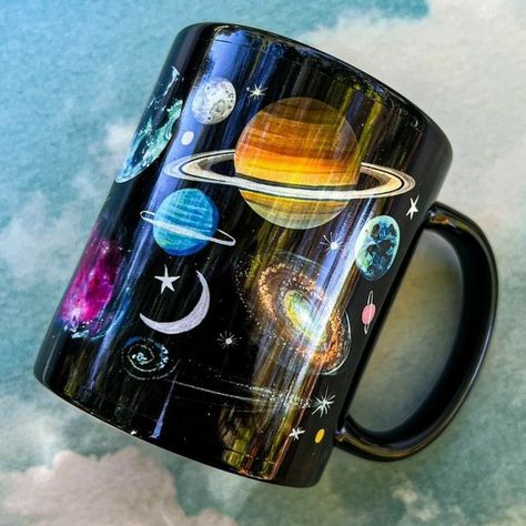 Space Mug, Galaxy Mug, Space Galaxy, Galaxy Painting, Mugs For Men, Cute Coffee Mugs, Dark Art Drawings, Mug Art, Cool Mugs