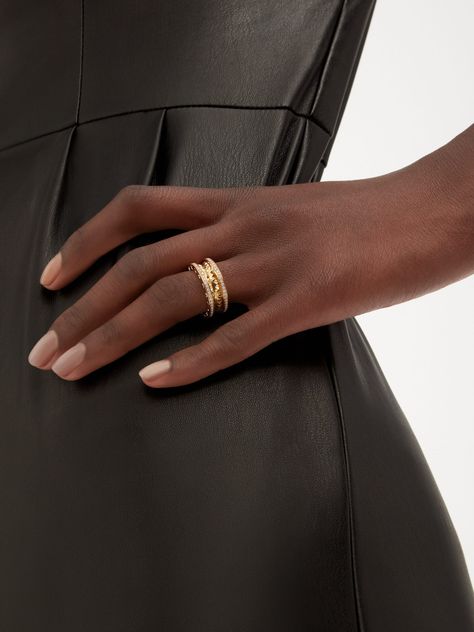 B.zero1 Ring 358021 | BVLGARI Bvlgari Jewelry Rings, Band Silhouette, Bvlgari Gold, Powerful Lines, Bvlgari Ring, Bvlgari Jewelry, Wishlist 2024, Diamond Band Ring, Summer Handbags