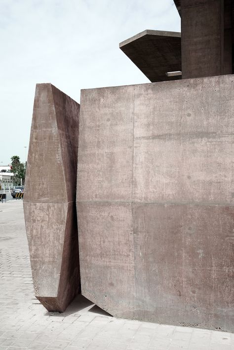 Gallery of Pearling Site Museum and Entrance / Valerio Olgiati - 6 Concrete Canopy, Valerio Olgiati, Urban Rooms, Architecture Concrete, Concrete Architecture, Concrete Column, Traditional Market, Manama, Keep The Lights On