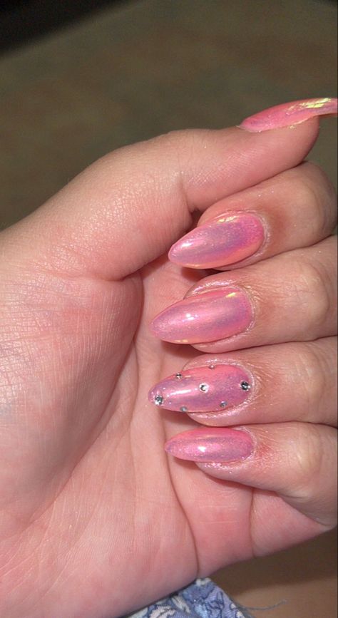 Chrome Nails Designs With Rhinestones, Pink Chrome Nails With Rhinestones, Pink Chrome Nails With Gems, Pink Gemstone Nails, Chrome And Rhinestone Nails, Light Pink Iridescent Nails, Chrome Rhinestone Nails, Chrome Nails With Gems, Chrome Nails With Rhinestones