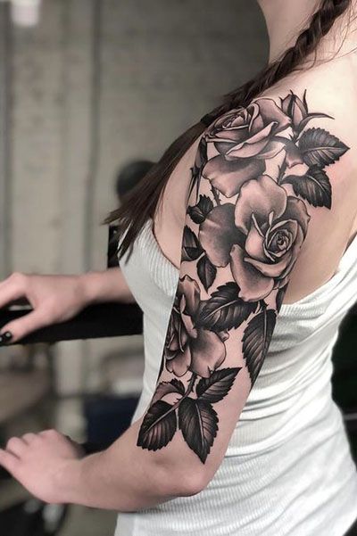 35 Cool Rose Tattoo Ideas for Women - The Trend Spotter Tato Realis, Half Sleeve Rose Tattoo, Lotusblume Tattoo, Rose Tattoo On Arm, White Rose Tattoos, Rose Tattoo Ideas, Quarter Sleeve Tattoos, Rose Tattoo Sleeve, Rose Shoulder Tattoo