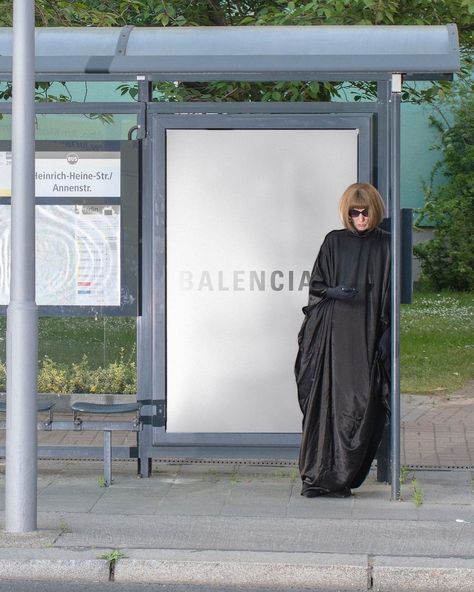 BROKEN GALERIÉ | Anna in Berlin for 10Magazine Wearing all Balenciaga Winter '22 Photography by @raphaelbliss Concept/Styling/Casting by @betsyjohnson_… | Instagram Balenciaga Wallpaper, Balenciaga Street Style, Anna Wintour Style, Black Balenciaga, Dressed To Impress, Brand Campaign, Capes For Women, Anna Wintour, Conceptual Art