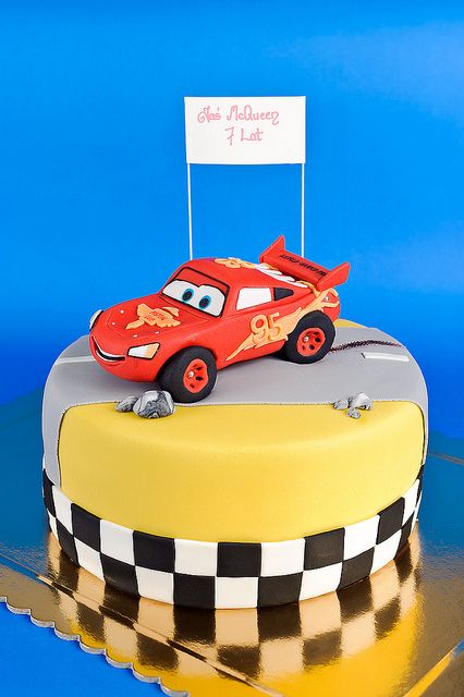 Lightning McQueen cake (Cars 2) by Michal.Pecyna, via Flickr Cars Cake Ideas, Lightning Mcqueen Party, Lightning Mcqueen Cake, Best Small Cars, Christian Car Decals, Mcqueen Cake, Race Car Cakes, Vintage Cars 1950s, Best Electric Car