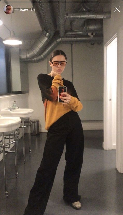 Tweets liked by © (@margielamiyake) / Twitter Yellow And Black Outfits For Women, Iris Law Outfits, Iris Law Aesthetic, Law Aesthetic, Bad Girl Style, Iris Law, Fire Fits, Fashion Fits, 가을 패션