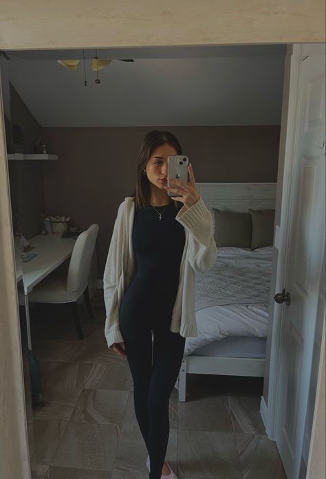 Aritzia Jumpsuit Outfit, Jumpsuit With Cardigan, Aritzia Jumpsuit, Jumpsuit Outfit, Jumpsuit Fashion, Black Outfit, Selfies, Jumper, Summer Outfits