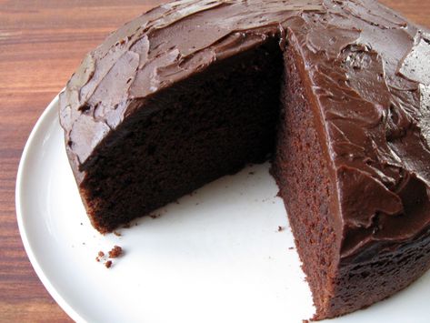 Lorna’s Boiled Chocolate Cake – Hiroko's Recipes Easy Chocolate Fudge Cake, Dump Cake Recipes Chocolate, Easy Chocolate Fudge, Double Chocolate Cake, Chocolate Fudge Cake, Chocolate Layer Cake, Birthday Cake Chocolate, Fudge Cake, Bbc Good Food Recipes