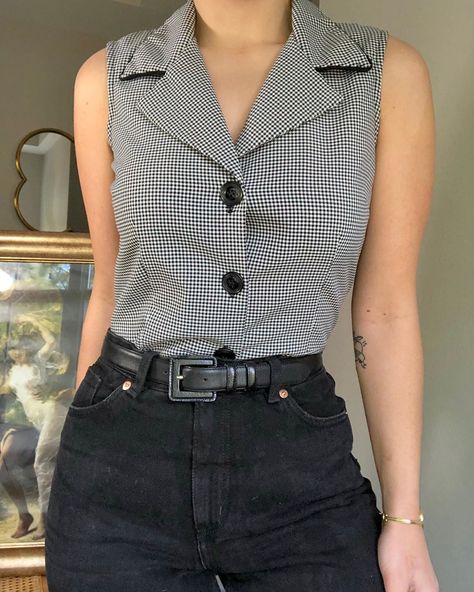 Vintage Gingham, Gingham Blouse, Gingham Tops, Aesthetic Outfit, Blazer Outfits, Blouse Vintage, Striped Blouse, Sleeveless Blouse, Aesthetic Clothes