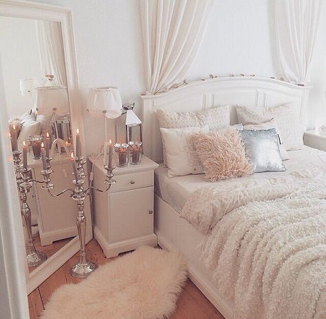 Cute! Design Ložnic, Glam Bedroom, Dekorasi Kamar Tidur, Spring Makeup, Bedroom Layouts, Luxury Decor, White Bedding, Dream Rooms, Beautiful Bedrooms