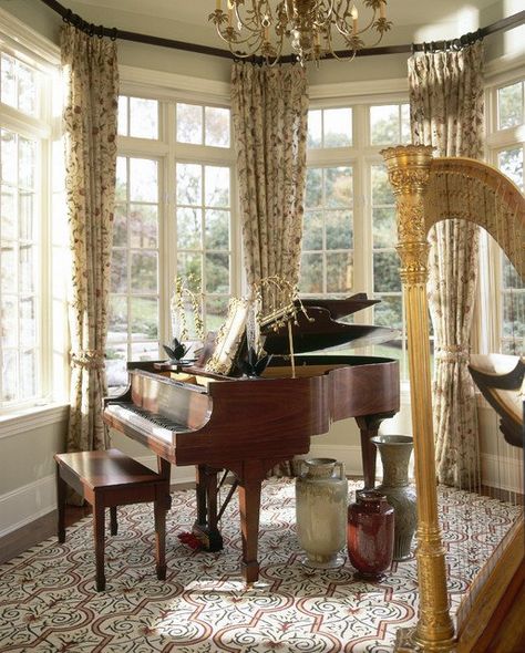 19 Creative Ways How To Decorate Living Room with Piano Piano Room Design, Grand Piano Living Room, Grand Piano Room, Piano Living Rooms, Traditional Design Living Room, Stylish Room Decor, Living Room New York, Piano Decor, Music Rooms