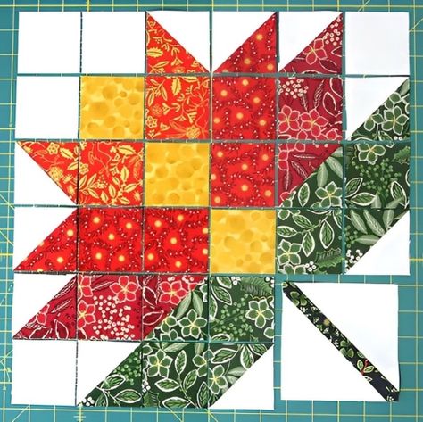 Poinsettia Quilt Block, Eclectic Quilt, Poinsettia Quilt, Quilts Christmas, Quick Quilt, Block Craft, Quilt Festival, Quilt Block Tutorial, Half Square Triangles