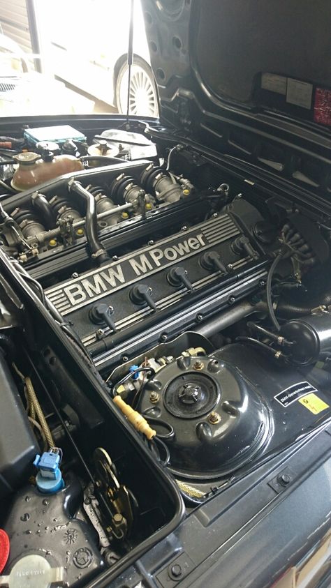 Car Engine Aesthetic, Car Motors Engine, Automotive Engineering Aesthetic, Engine Aesthetic, Mechanics Aesthetic, Bmw 635 Csi, Bmw E24, V10 Engine, Mechanic Life