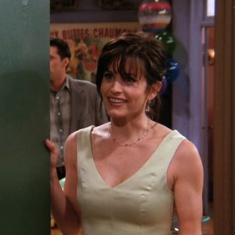 Friends Outfits, Friends Best Moments, Courtney Cox, Silver Linings, Monica Geller, Friends Aesthetic, Actress Pics, Friend Outfits, Hair Updos