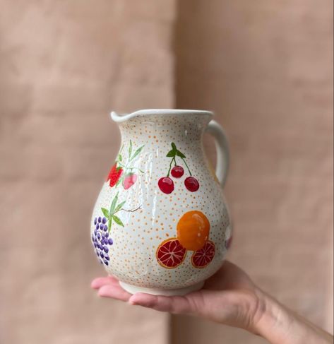 Clay Jugs Ideas, Ceramic Pitcher Painting Ideas, Ceramic Pitcher Ideas, Petroglyph Ideas, Pottery Inspo, Ceramic Art Sculpture, Pottery Jar, Hand Painted Mugs, Pottery Workshop