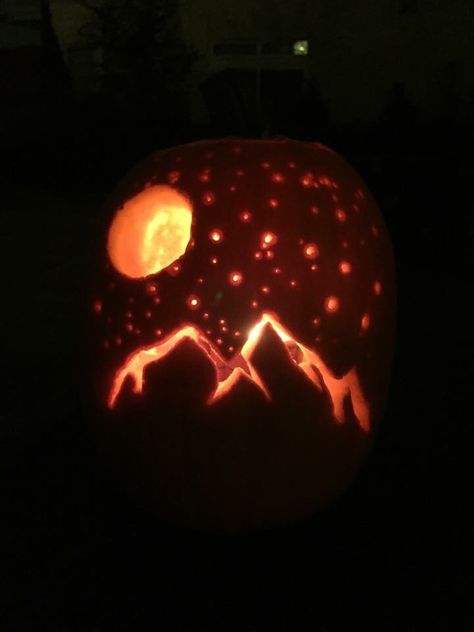 Mountain pumpkin carving Mountain Pumpkin Carving, Pumkin Carving Ideas, Pumpkin Carved, Cute Pumpkin Carving, Pumkin Carving, Halloween Pumpkin Carving Stencils, Creative Pumpkin Carving, Pumpkin Carving Designs, Pumpkin Contest