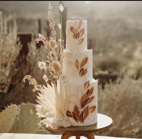 Rustic Beach Wedding Cake, Beach Boho Wedding Cake, Rustic Bohemian Wedding Cake, Unique Wedding Cake Designs, Wedding Cake Mariage, Boho Chic Wedding Cake, Manifestation List, Bohemian Wedding Cake, 5 Tier Wedding Cakes