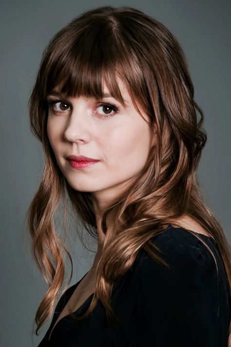 Katja Herbers Katja Herbers, Move In Together, Brown Eyed Girls, Pure Beauty, Famous Women, Celebrity Outfits, Move In, Celebrities Female, Redheads