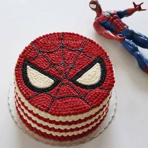 Cartoon Cake Spiderman, Spiderman Cake With Buttercream, Birthday Cake With Spiderman, Cake Of Spiderman, Cute Spiderman Cake, Spiderman Cake Designs For Kids, Marvel Cake Design, Birthday Cakes Spiderman, Birthday Cake Marvel