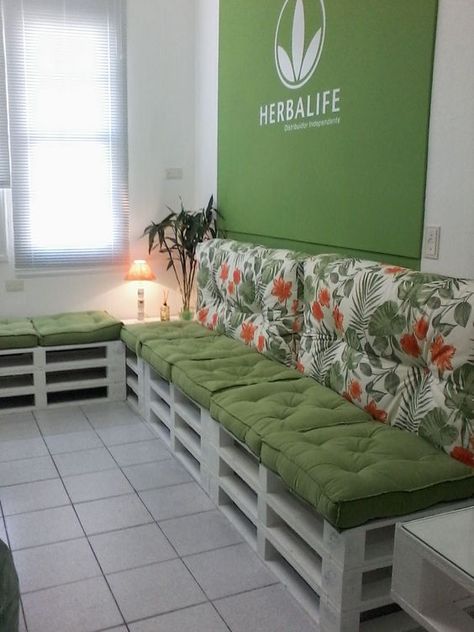 Herbalife Shop, Herbalife Club, Herbalife Business, Herbalife Nutrition Club, Nutrition Club, Pallet Patio Furniture, Herbalife Recipes, Living Room Decor Colors, Home Decor Crate