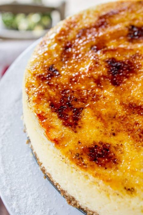 Creme Brulee Cheesecake Recipe, Brulee Cheesecake, Creme Brulee Desserts, Creme Brulee Cheesecake, Recipe Thanksgiving, The Food Charlatan, Pumpkin Cheesecake Bars, Creme Brulee Recipe, Brulee Recipe