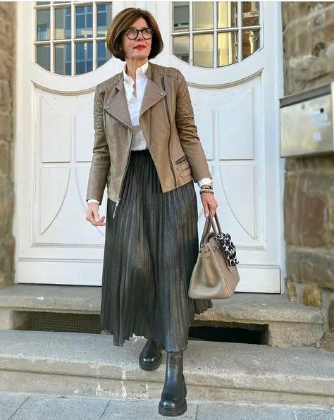 30 Street Style Outfits For Women Over 40 & 50 Stylish Outfits For Women Over 50, Best Casual Outfits, Over 50 Womens Fashion, Outfit Trends, Outfits For Women, Casual Work Outfits, 가을 패션, Fashion Over 50, Street Style Looks