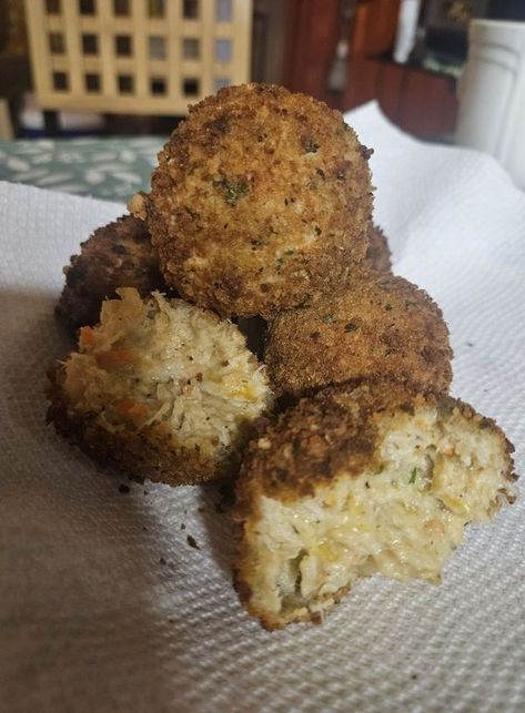 Daron The Chef Group | Shrimp and Crab Balls 😋 | Facebook Crab Balls, Stuffed Jalapenos, Crab Stuffed, Crab Meat, The Chef, Tempura, Seafood Recipes, Crab, Cream Cheese