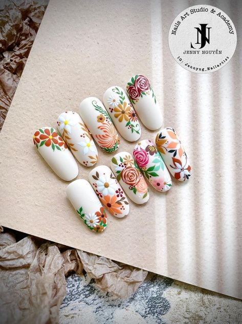 Boho Nail Art, Nail 2023 Summer, Nail 2023, Tape Nail Art, Quick Nail Art, Unghie Sfumate, Boho Nails, New Nail Art Design, Gel Nail Strips