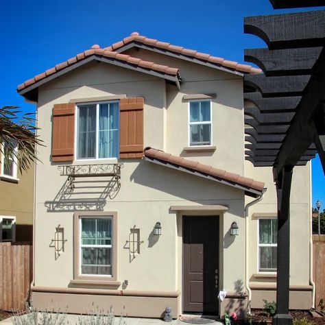 Wilson Street - Mediterranean - Exterior - Orlando - by Total Solutions Group | Houzz Terracotta Roof House Exterior Colors, Terracotta Roof House, Tuscan Exterior, Mediterranean Exterior Homes, Exterior Paint Schemes, Industrial Scandinavian, Mediterranean Exterior, Farmhouse Transitional, Scandinavian Rustic