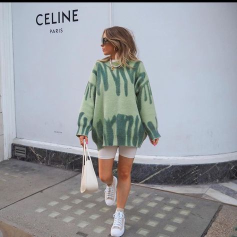 Kiwi & Co on Instagram: “THE jumper on THE girl 🌴🥬🥑🐢🍉🥗🧩🧃 Green Poplar paint spill jumper” Oversized Jumper Outfit, Crochet Shrug Cardigan, Paint Spill, Baggy Jumper, Y2k Cardigan, Colors Hair, Jumper Outfit, Shrug Cardigan, Oversized Jumper