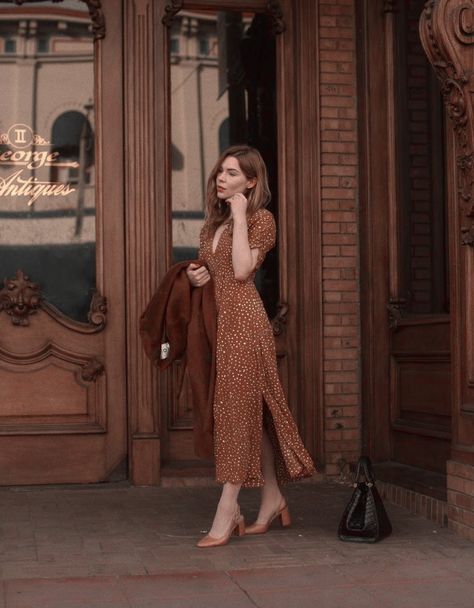 Mode Hippie, Jeanne Damas, Wrap Dresses, Elegante Casual, Vintage Inspired Dresses, Looks Chic, La Fashion, Mode Inspo, Look Vintage